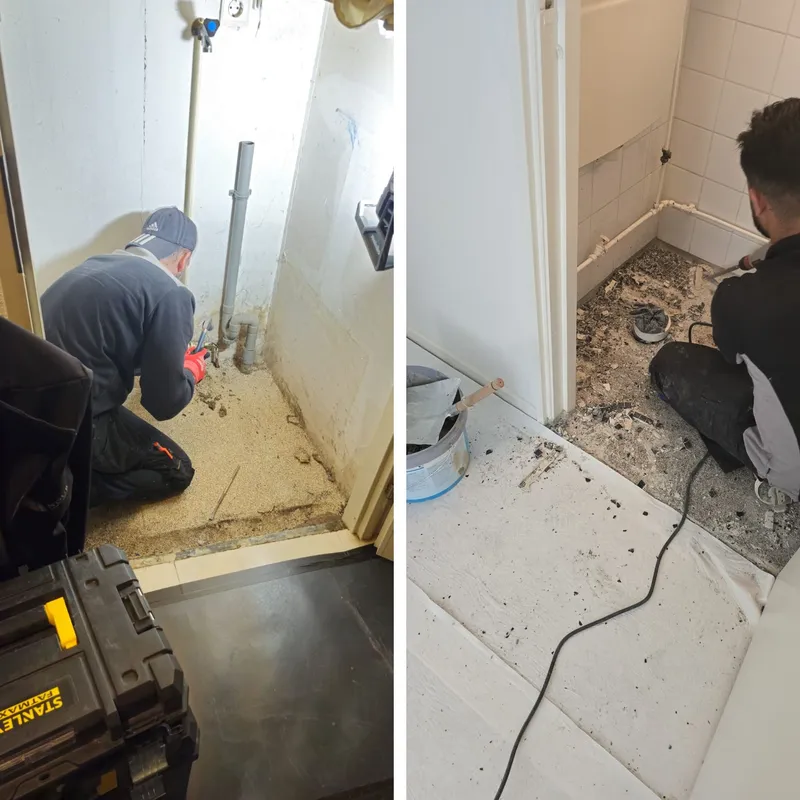 Loodgieter vernieuwt de afvoer en waterleiding in een gestripte badkamer